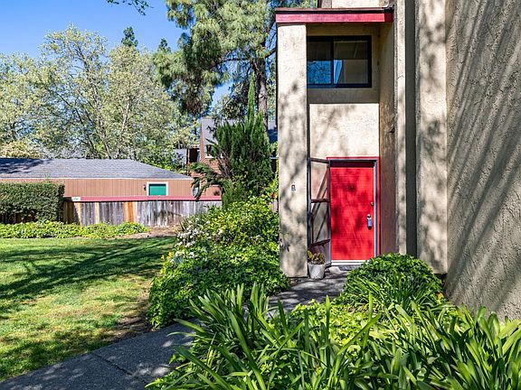 3rd image of 59 Redwood Court