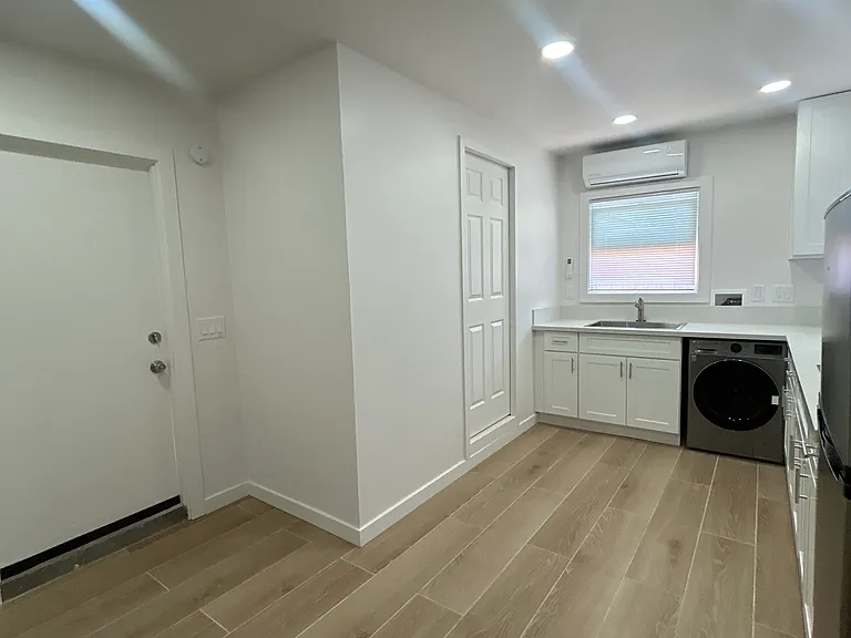 2444 Fairmount Ave #B — Photo 22