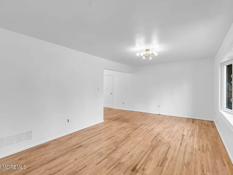 809 Commonwealth Blvd — Photo 9