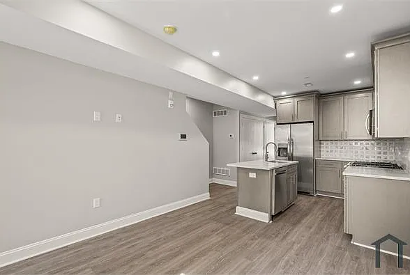 2218 N Franklin St #C — Photo 6
