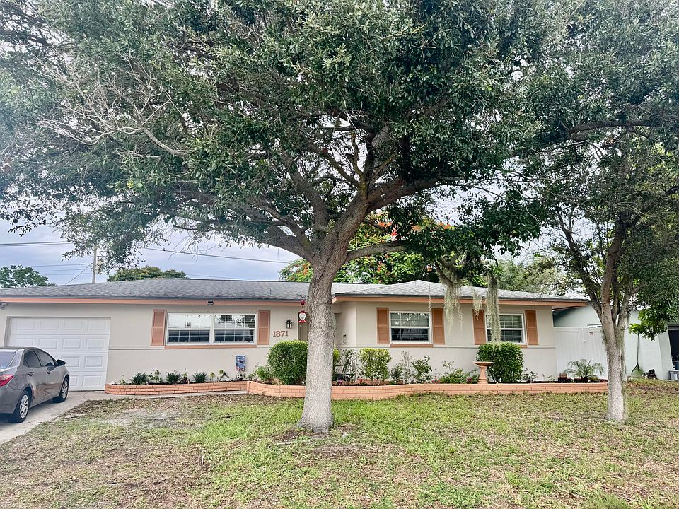 1st image of 1371 SW 4th Street