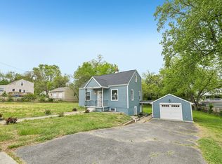 6710 Pine Grove Dr, Suitland, MD 20746