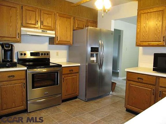 3rd image of 173 Bradley Ln