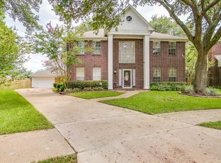 211 Turtlewood Dr, League City, TX 77573