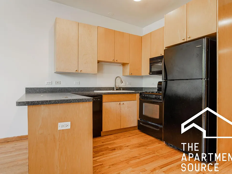 1446 N Leavitt St #2F