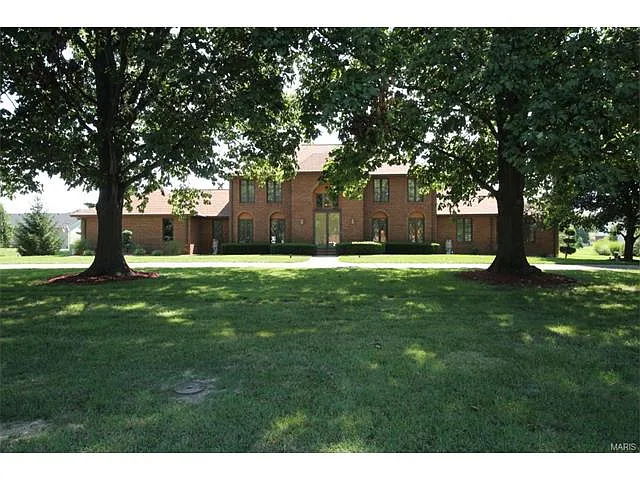 540 N Railway St photo 1