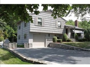 18 Irving Dr, Walpole, MA 02081