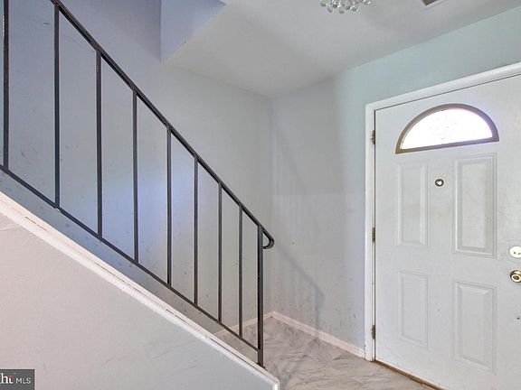 4th image of 506 Peacock Dr