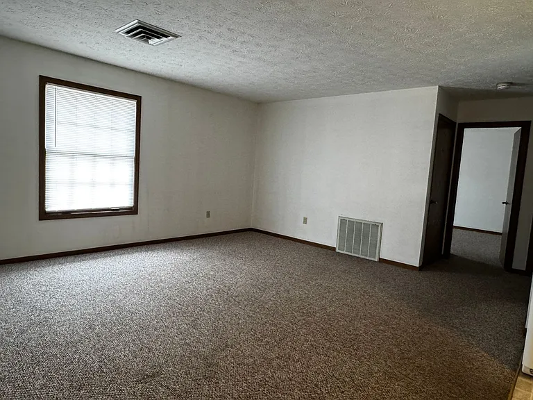 127 E Adams St #A3 — Photo 13
