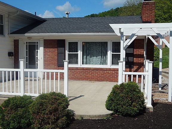 2nd image of 3351 Seneca Dr