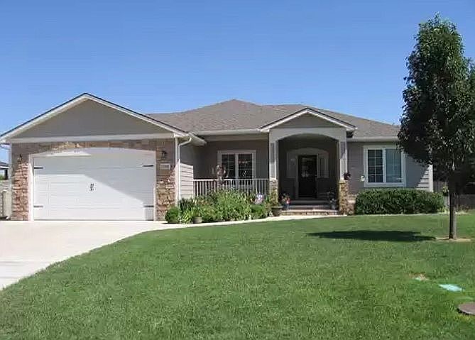 1st image of 2318 Fairway Dr