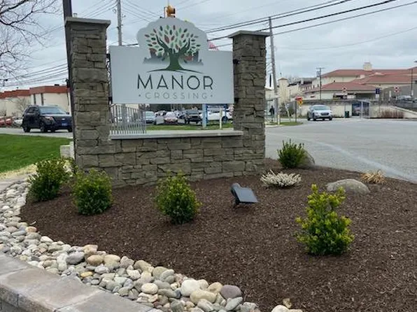 Manor Crossing