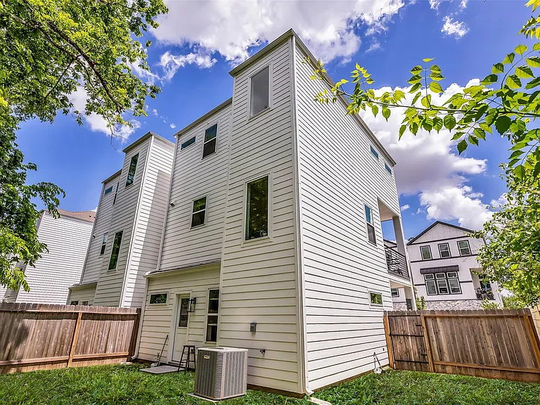 5303 Donovan Gardens Ln — Photo 24