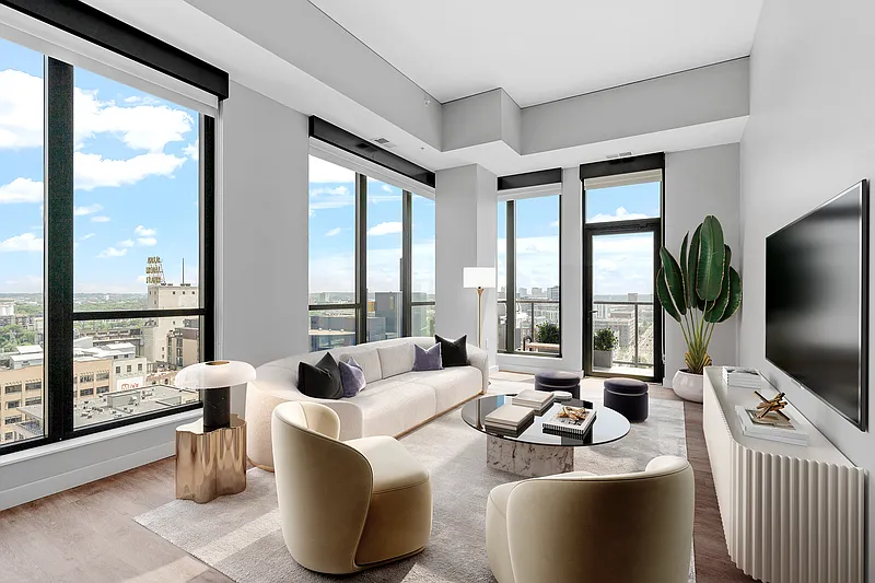 240 Park Avenue — Photo 3