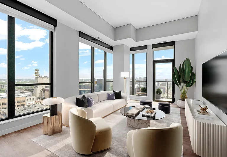 240 Park Avenue — Photo 3