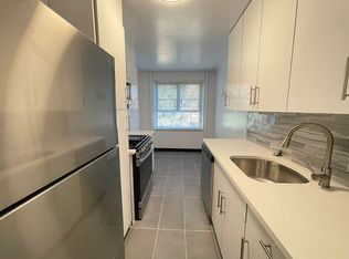 61-46 186th St #2B, Fresh Meadows, NY 11365