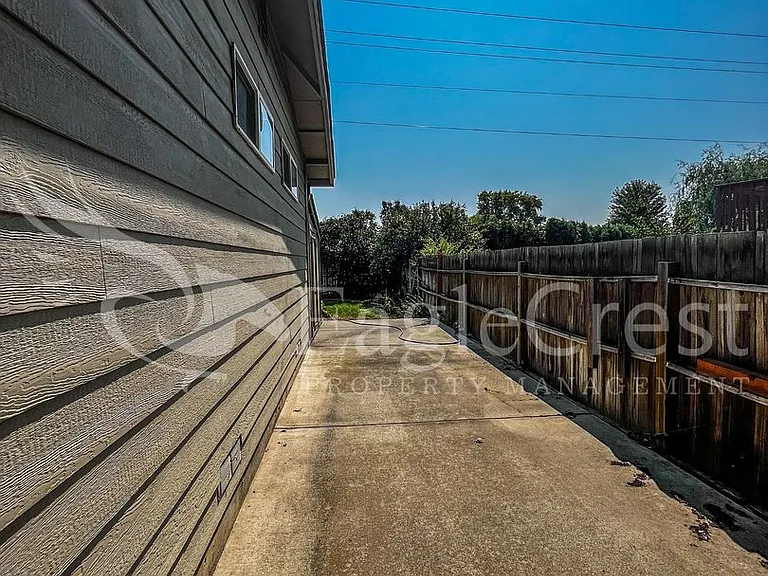 1130 SE Colonial Dr — Photo 26
