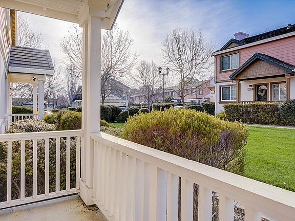 5th image of 633 Daniels Avenue #76