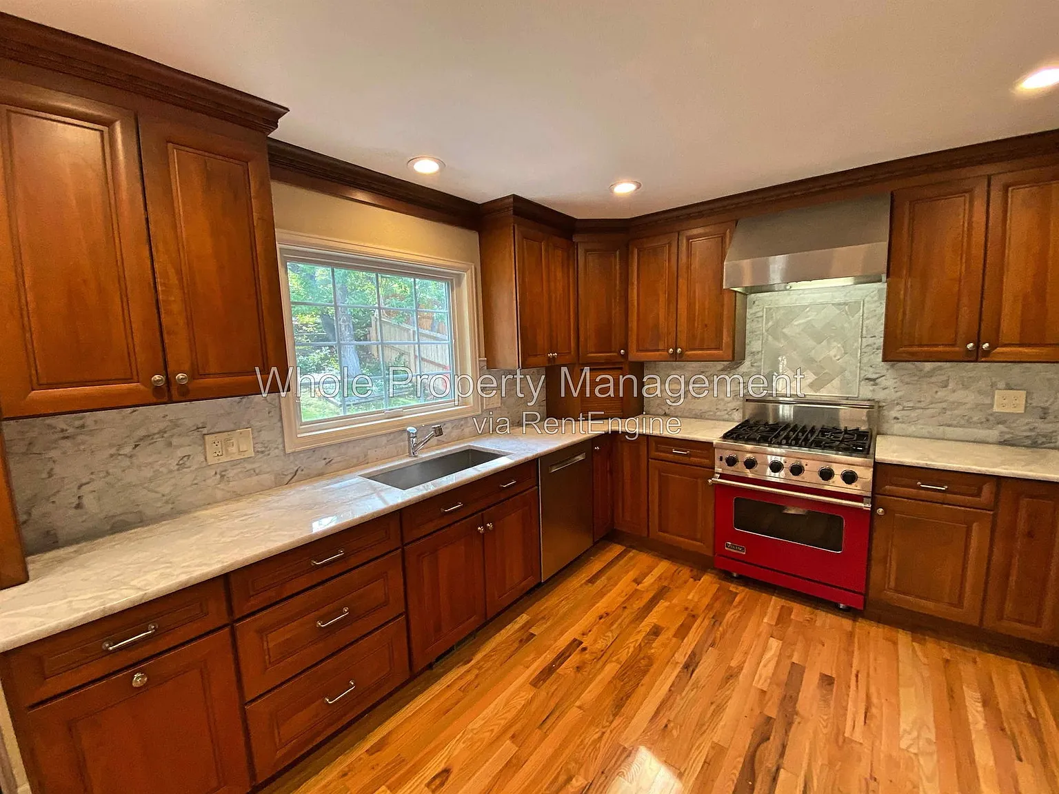 3 bed, 2.0 bath, 2323 sqft, $3,195 — Photo 4