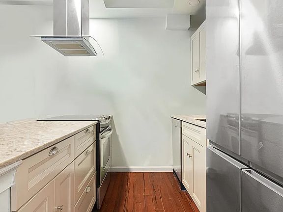 4th image of 131 Barrow St APT Gb