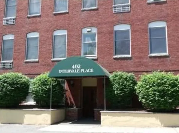 402 River St APT 2D, Haverhill, MA 01832