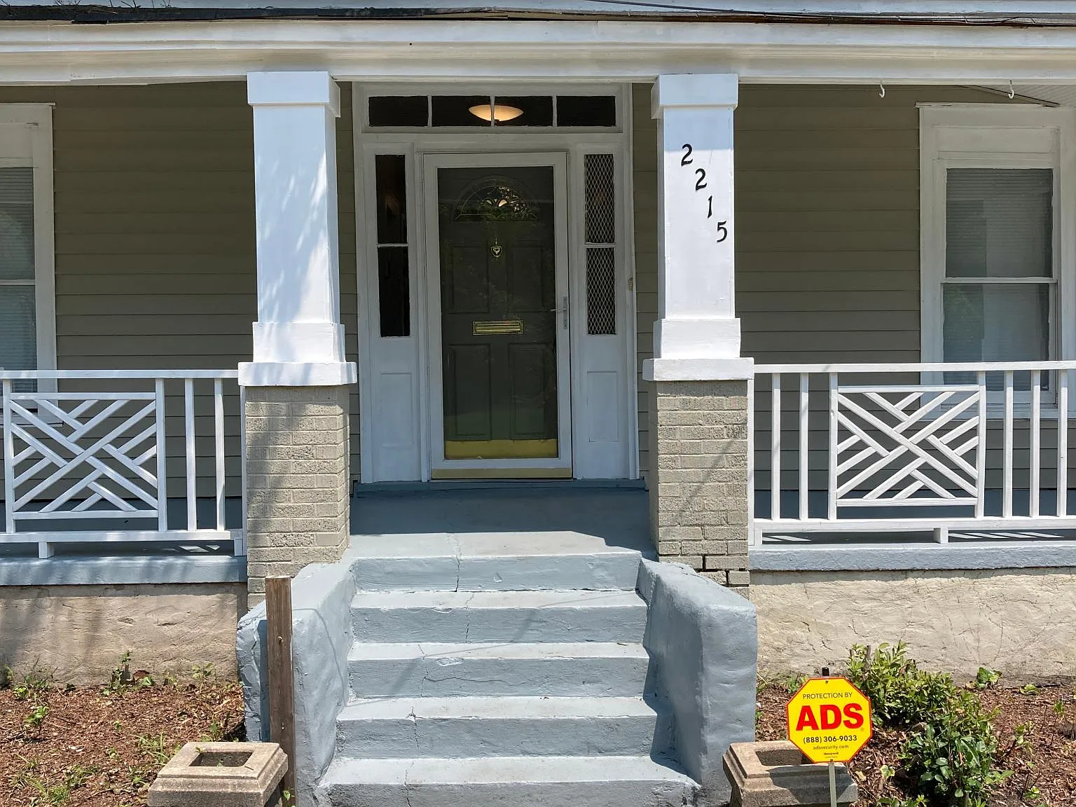 2215 Senate St — Photo 2