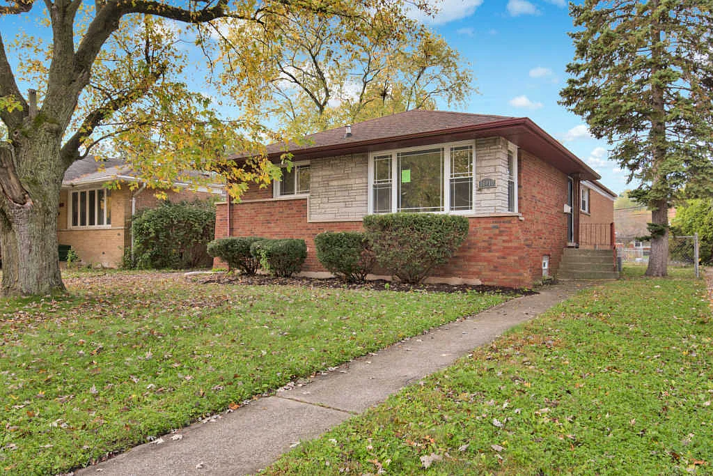 16010 Marian Dr photo 1