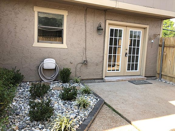 Fantastic Patio! Large area for a table to enjoy the evenings.