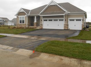 4367 Brockton Dr, Woodbury, MN 55129