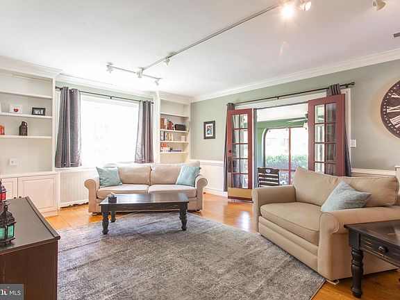 5th image of 521 Gainsboro Rd