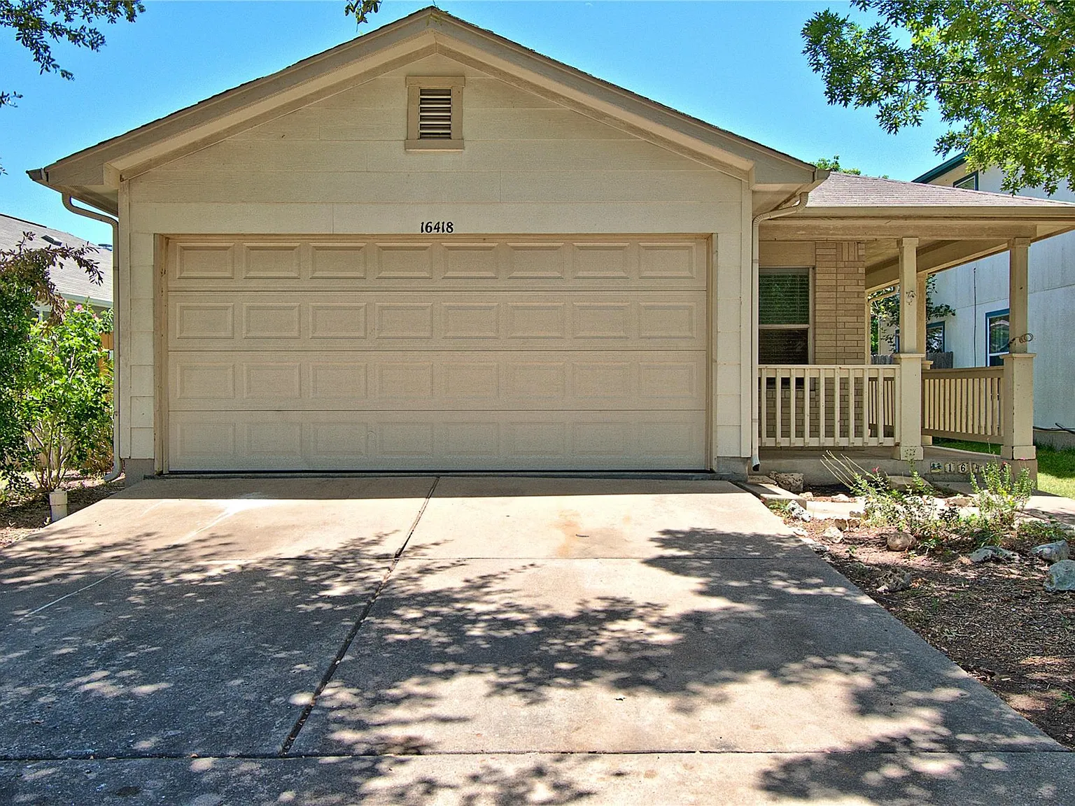 3 bed, 2.0 bath, 1025 sqft, $1,695 — Photo 2