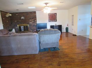 1205 E 20th St, Stuttgart, AR 72160