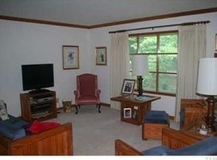 400 Woodland Ct, Cary, NC 27511