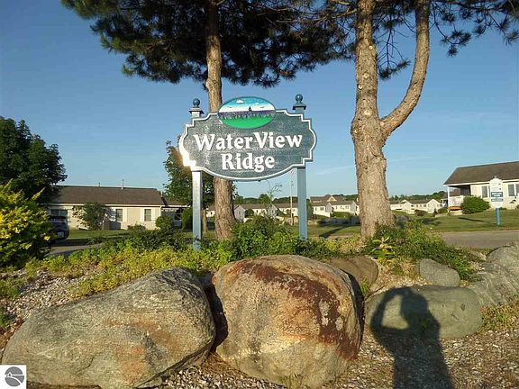2nd image of 2055 Seaview Dr