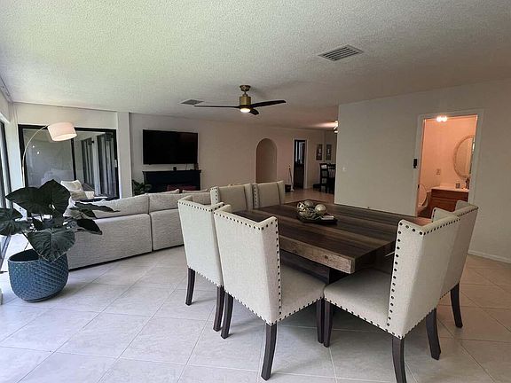 3rd image of 1639 Embassy Drive #202