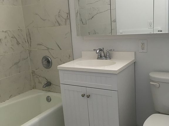 4th image of 2500 Johnson Ave Ph 21