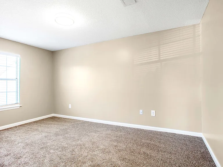 The Waverly Apartments — Photo 17