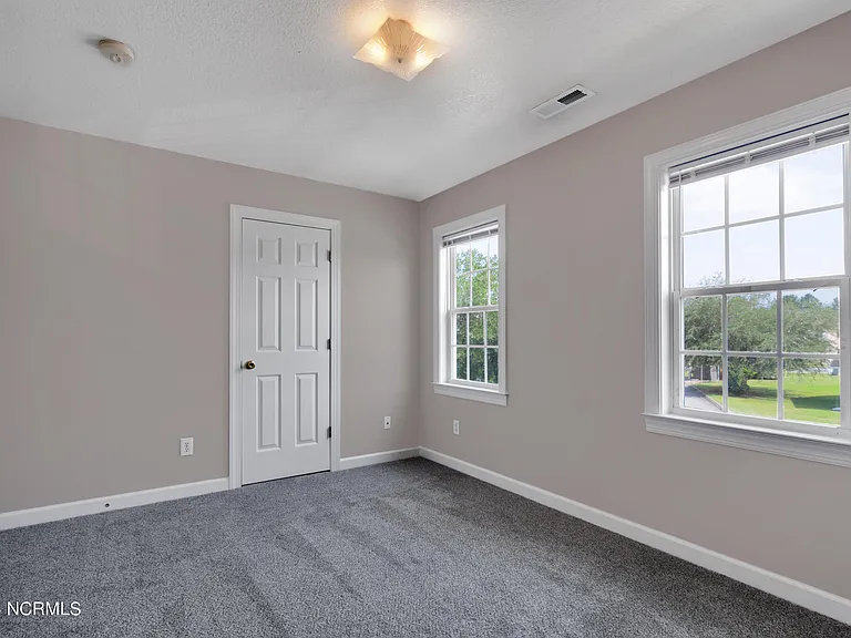 802 Springwood Dr — Photo 8