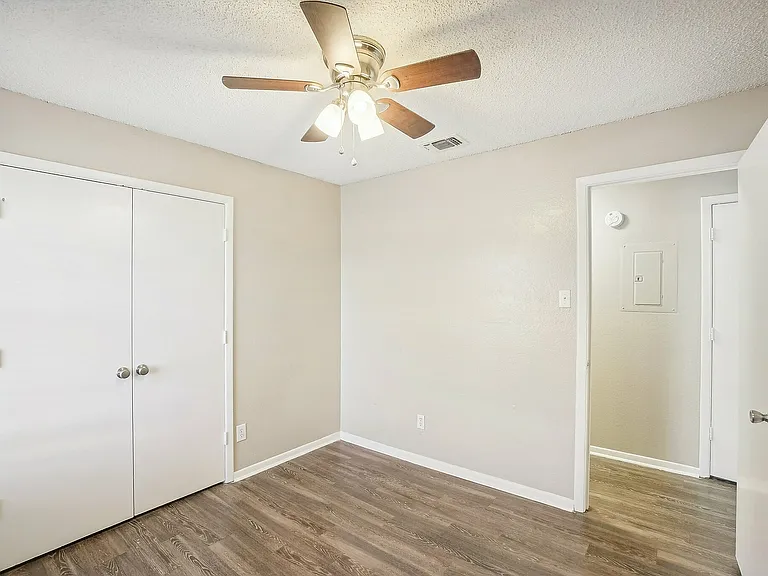 18-web-or-mls-Sappington Pl-016