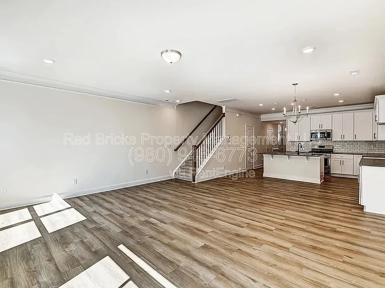 4023 Black Ct — Photo 8