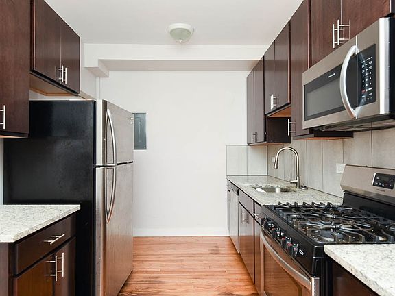 2nd image of 3356 W Montrose Ave Unit 4