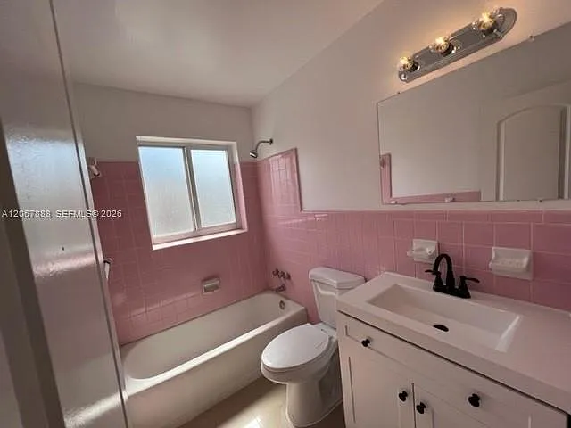 949 W Kalmia Dr #B1-B4 — Photo 12