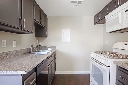 Superior Place Apartments Photo 1