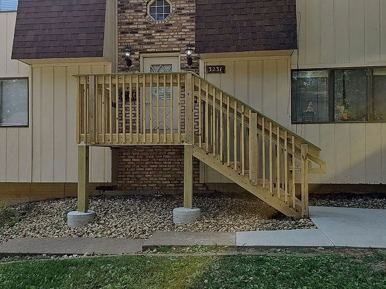 3231 Schuetzen Ln — Photo 1