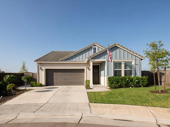 998 Ponderosa Way W, Madera, CA 93636