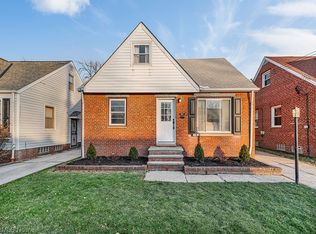 835 E 216th St, Euclid, OH 44119