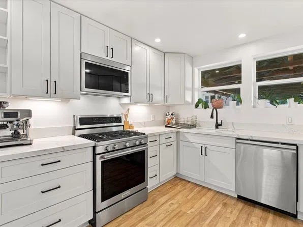 1605 Piihana Rd, Wailuku, HI 96793