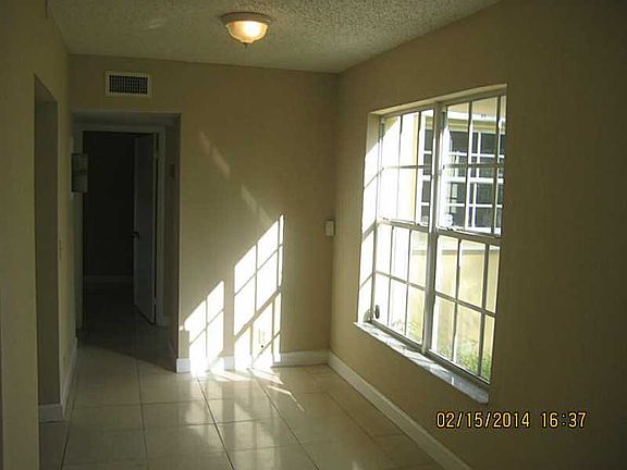 3rd image of 1089 NE 158th St