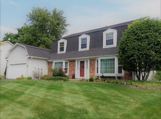 307 Deerfield Way, Geneva, IL 60134