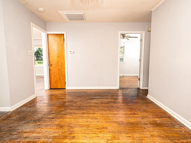 3021 Madison Ave — Photo 11
